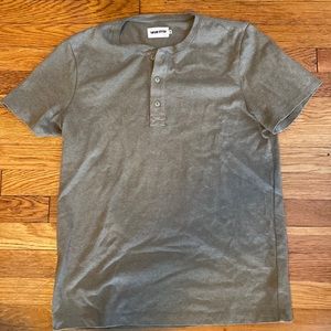 Taylor Stitch Heavy Bag Short-Sleeve Henley in Olive